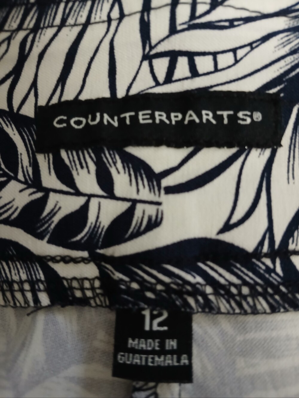 CounterParts Womens Pull On Capris Size 12 Tropical Print Black & White - Picture 5 of 7